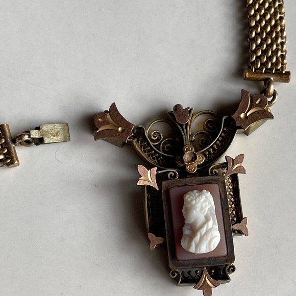 Victorian Gold Mesh Chain Cameo Necklace - Picture 3 of 7